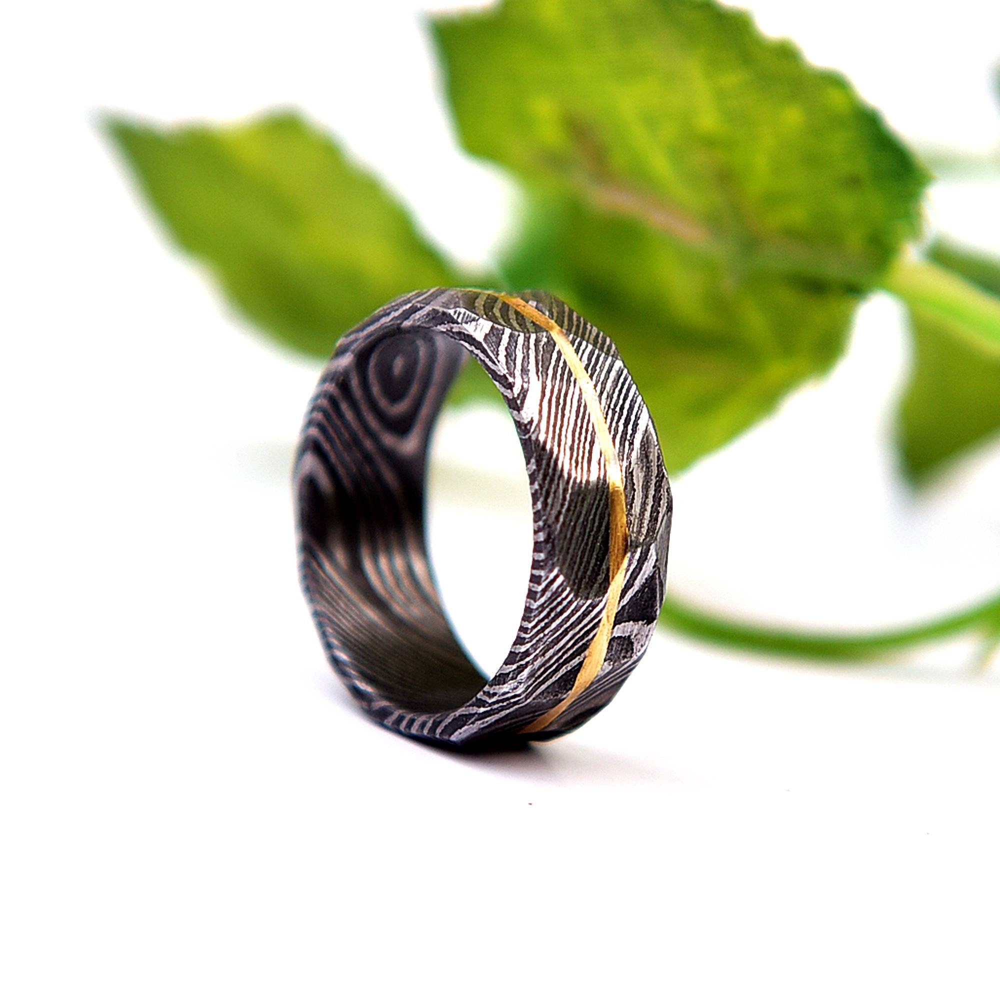 Handmade Damascus Steel Ring with Brass Lining: Hammered Rock Finish
