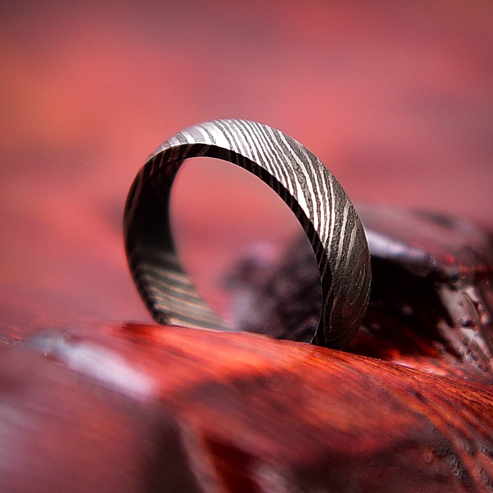 Handmade Damascus Steel Ring: Forge Design, Free Engraving