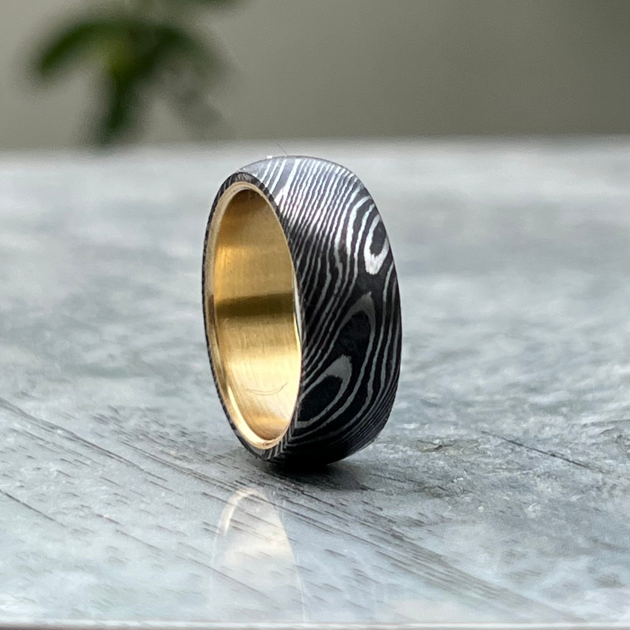 Handmade Damascus Steel Wedding Band: Hammered Ring with Brass Inlay