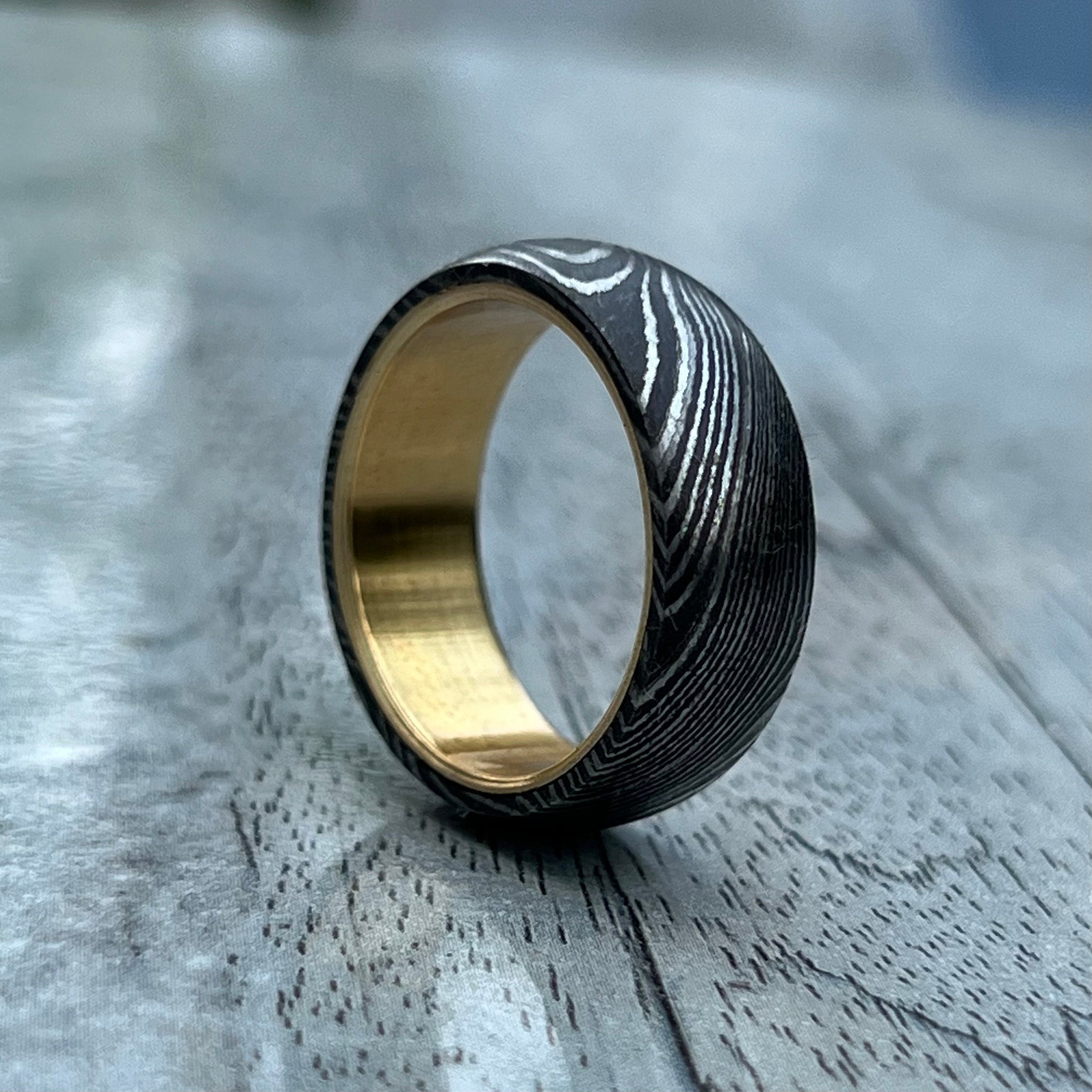 Handmade Damascus Steel Wedding Band: Hammered Ring with Brass Inlay