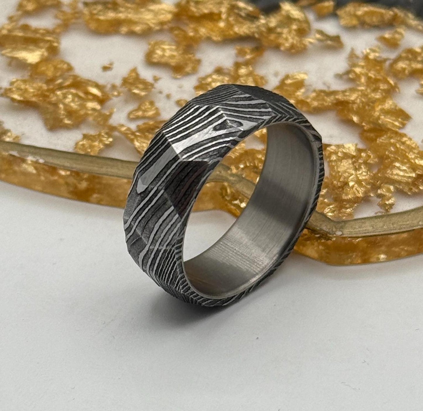 Hammered Damascus Ring with Titanium Inlay: Comfortable Band