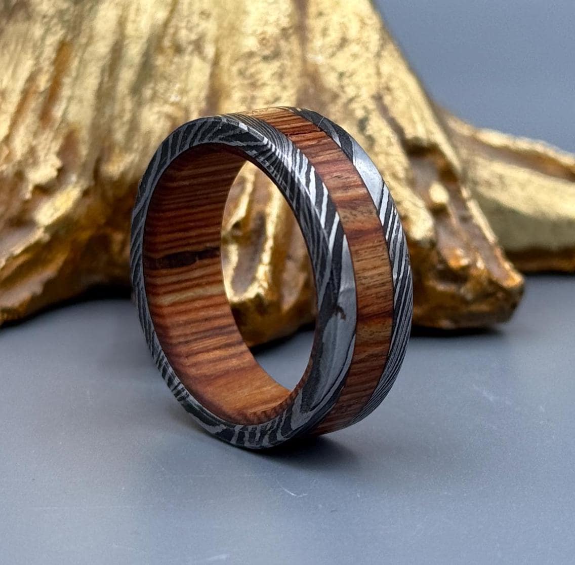 Damascus Steel Ring - Whisky Barrel Wood Inlay - Hammered Wedding Band