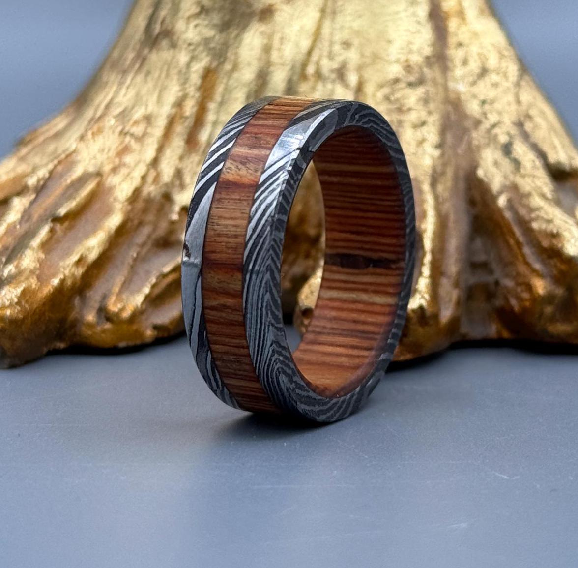 Damascus Steel Ring - Whisky Barrel Wood Inlay - Hammered Wedding Band