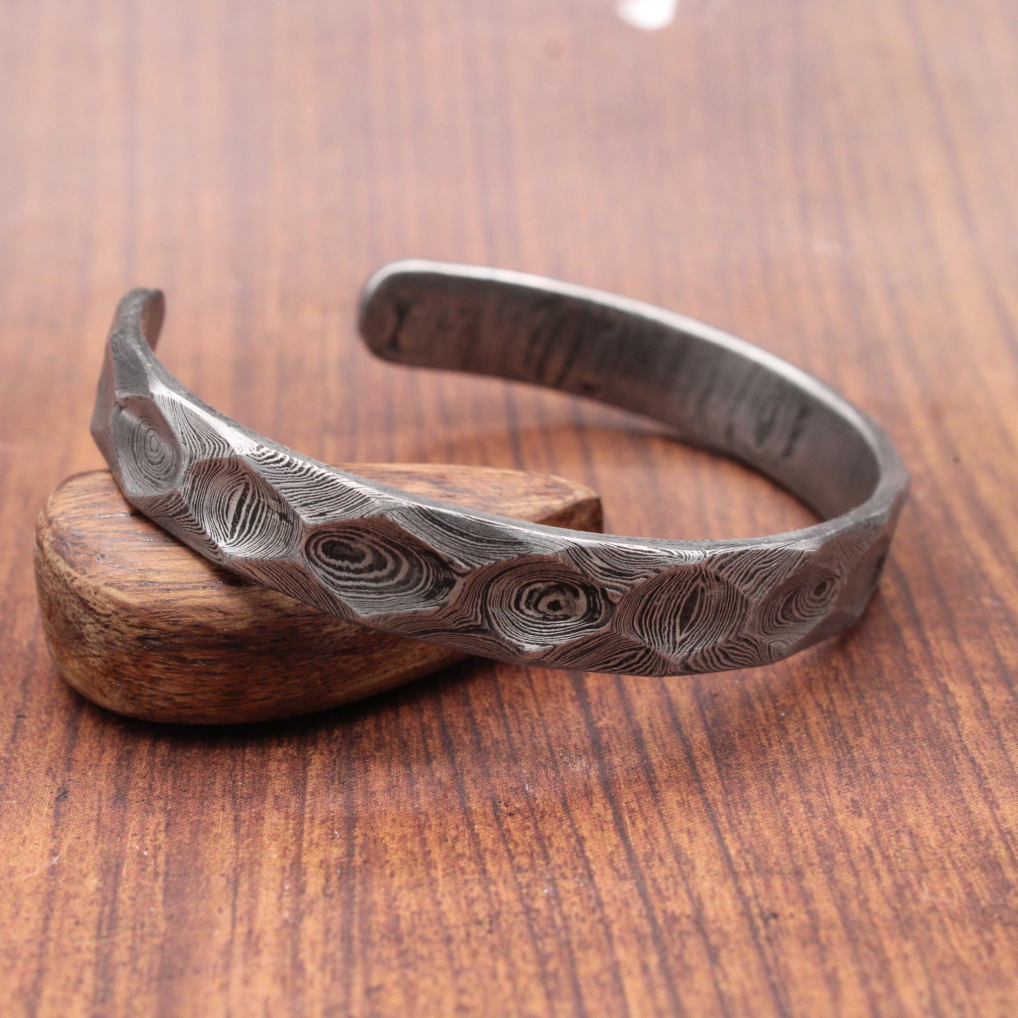 Hand Forged Damascus Steel Bangle: Diamond Cut Viking Cuff Bracelet