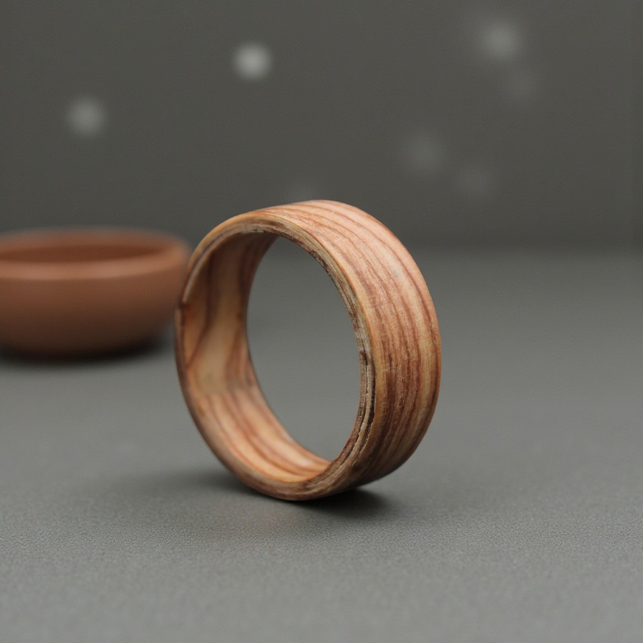 Ashwood Wedding Band Ring: Minimalist Bentwood Design